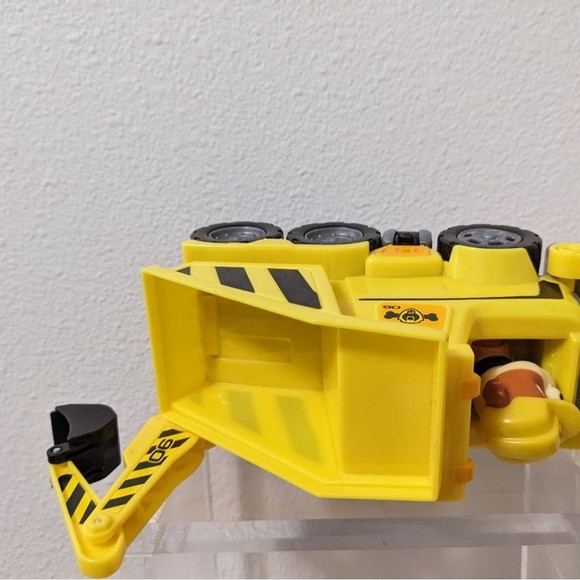 Paw Patrol Rubble's Ultimate Rescue Bulldozer, Moving Scoop and Lift & Mini - Picture 15 of 16